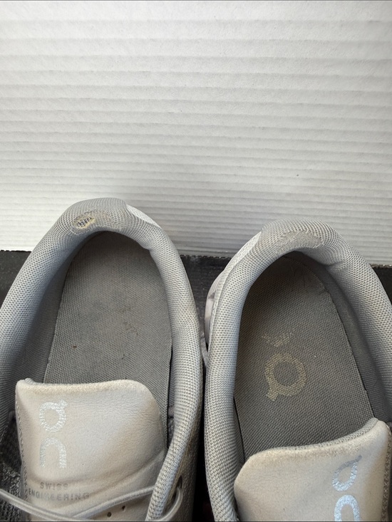 On Running Men\'s Cloud 5 Running Shoes Glacier Grey Size 11.5 main image 7